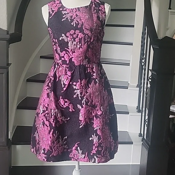 Floral Dress - Picture 6 of 9